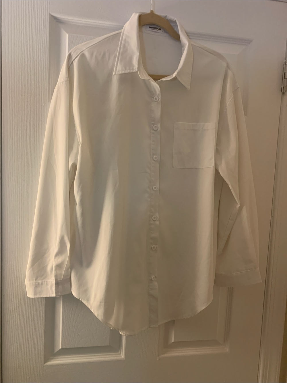 Classic Women's White Button-Front Blouse with Chest Pocket
